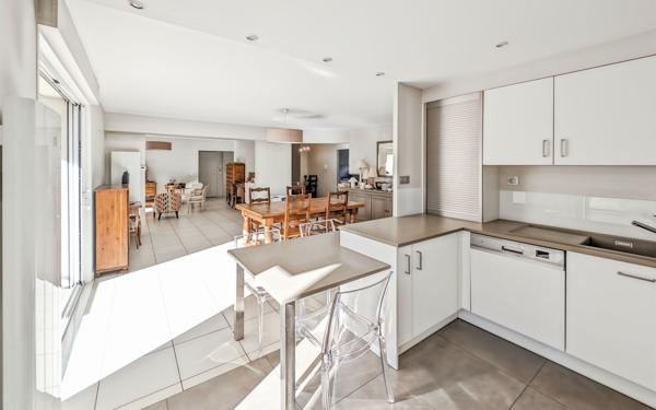 Appartement à vendre    5 pièces • 128,22 m2 Tassin-la-Demi-Lune