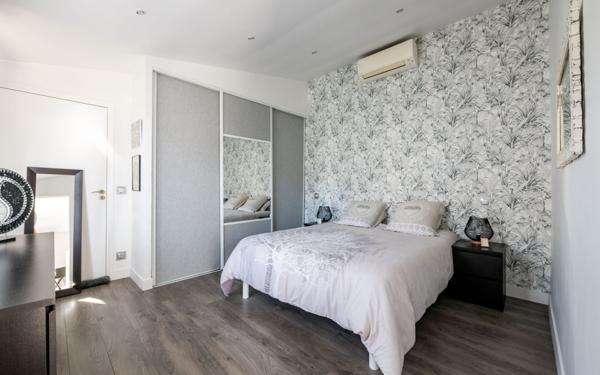 Maison à vendre    8 pièces • 327,59 m2 Montévrain