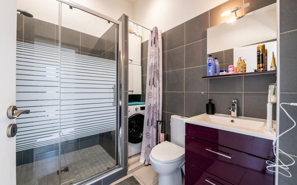 Maison à vendre    8 pièces • 327,59 m2 Montévrain