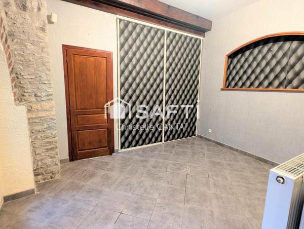 Appartement F4, grand séjour, 3 chambres, parking.