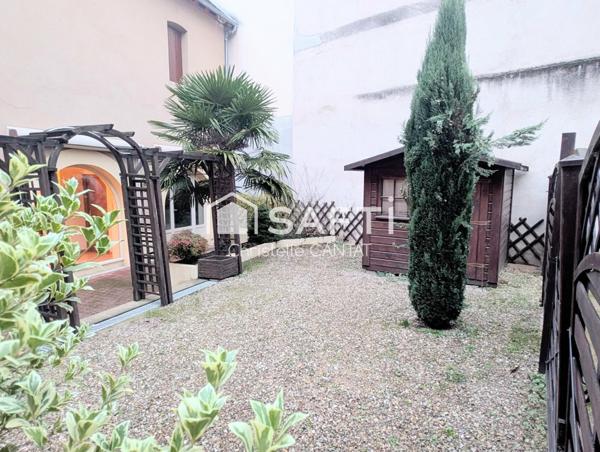 Appartement F4, grand séjour, 3 chambres, parking.