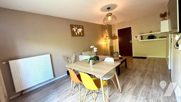 Appartement à Noyelles-sous-Lens .

Cet appartement au rez-de-chaussée d' un immeuble de 2015...