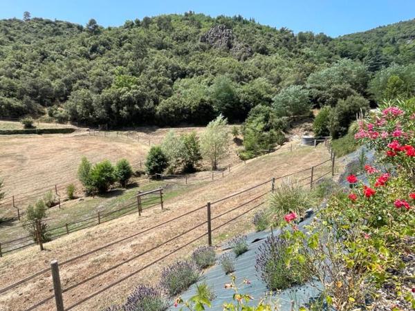 Ardèche : Vallée de l'Eyrieux Demeure de prestige  6 pièce(s) 200 m2 sur 10 hectares.