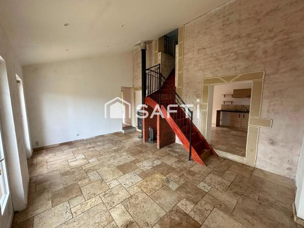 Belle propriété verdoyante, au cœur de la ville avec 3 logements indépendants