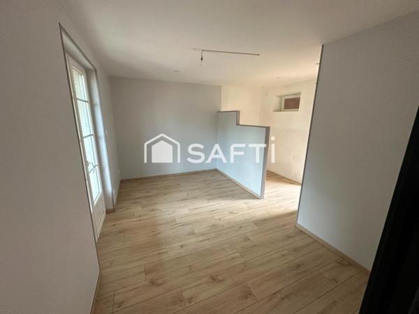 Belle propriété verdoyante, au cœur de la ville avec 3 logements indépendants