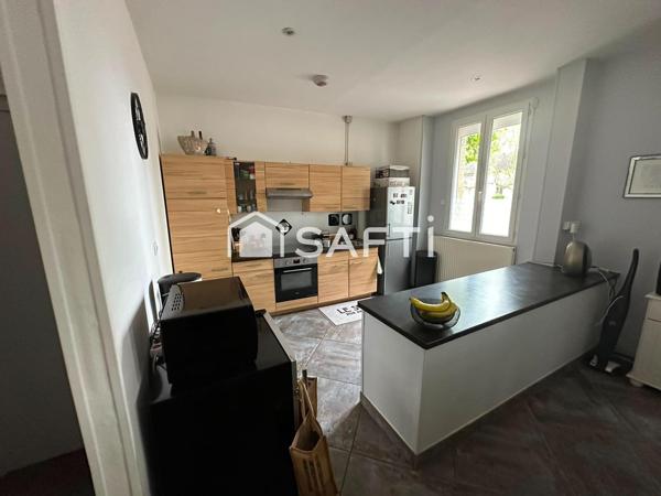 Belle propriété verdoyante, au cœur de la ville avec 3 logements indépendants