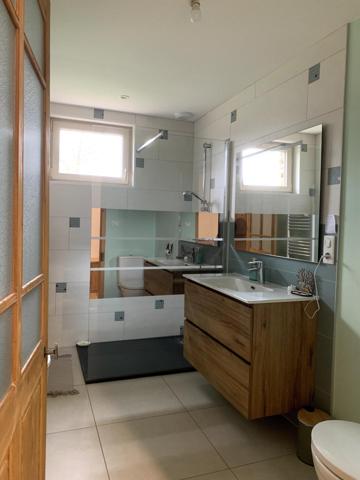 Charmante maison rénovée sur grand terrain