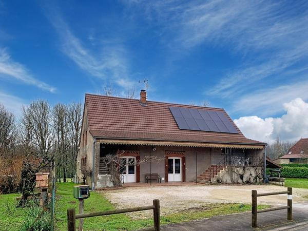 Charmante maison rénovée sur grand terrain