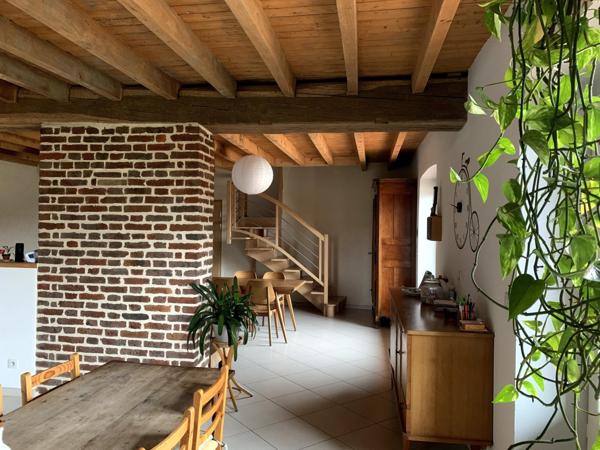 Charmante maison rénovée sur grand terrain