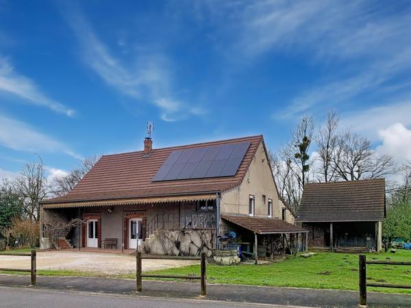 Charmante maison rénovée sur grand terrain