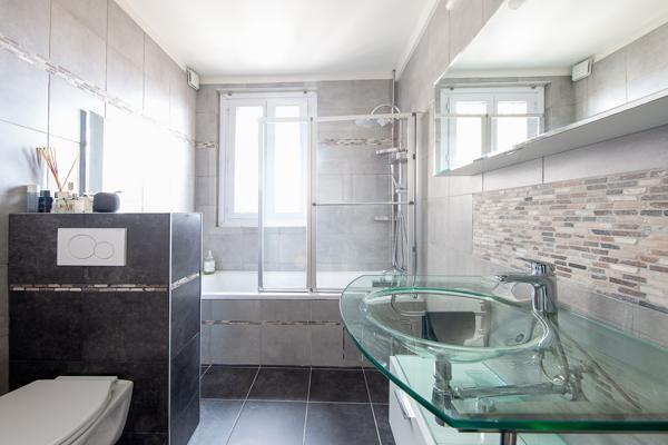 Maison
         9 pièces
        - 260 m² Bien prestige 1 690 000 € *