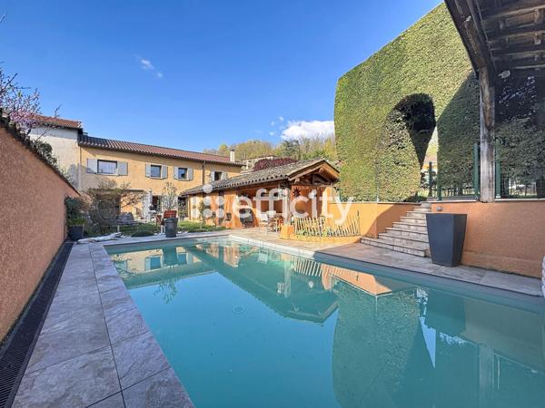 Maison 8 pièces - 238 m² Bien prestige