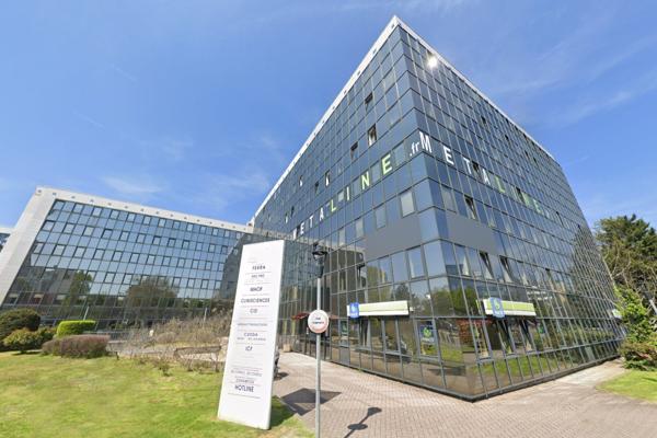 Bureaux à vendre à Nanterre dans immeuble rénové proche La Défense