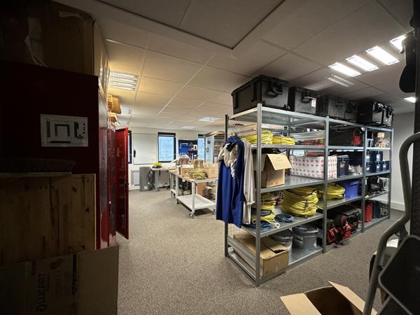 Bureaux à vendre à Nanterre dans immeuble rénové proche La Défense