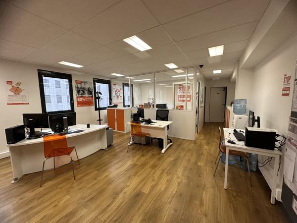 Bureaux à vendre à Nanterre dans immeuble rénové proche La Défense