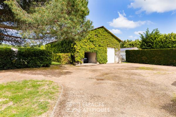 Maison courant 1900 avec piscine, hangar et parc arboré