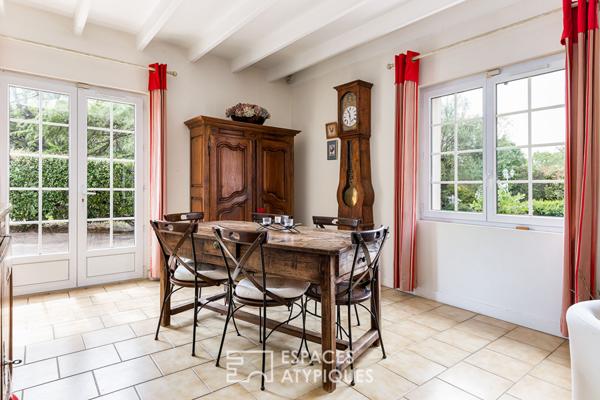 Maison courant 1900 avec piscine, hangar et parc arboré