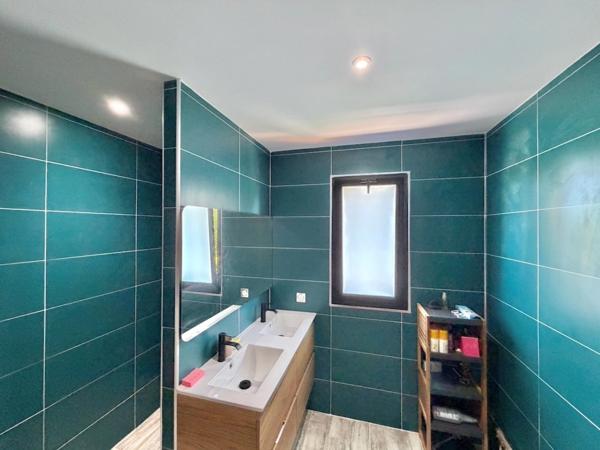 À VENDRE SAINT-PIERRE (97410) – TERRE ROUGE Villa T5 contemporaine – 150 m² – Piscine – Terrain 726 m²