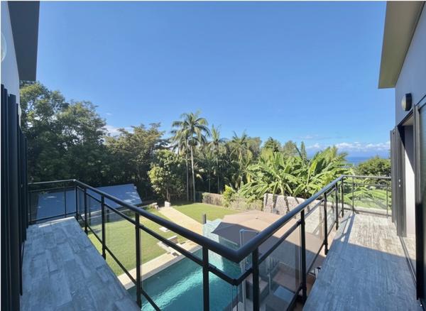 À VENDRE SAINT-PIERRE (97410) – TERRE ROUGE Villa T5 contemporaine – 150 m² – Piscine – Terrain 726 m²