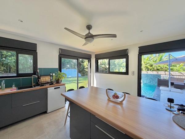 À VENDRE SAINT-PIERRE (97410) – TERRE ROUGE Villa T5 contemporaine – 150 m² – Piscine – Terrain 726 m²