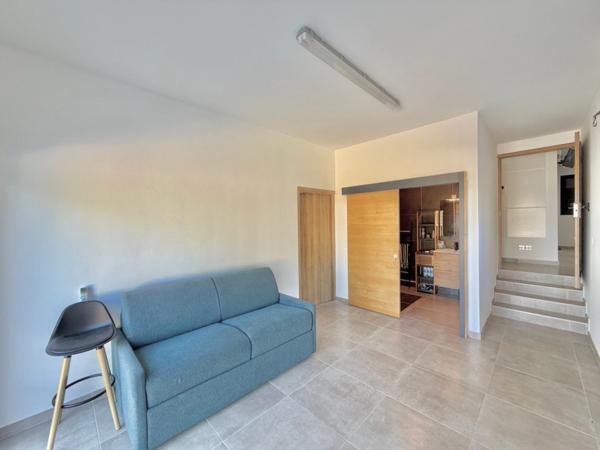 À VENDRE SAINT-PIERRE (97410) – TERRE ROUGE Villa T5 contemporaine – 150 m² – Piscine – Terrain 726 m²