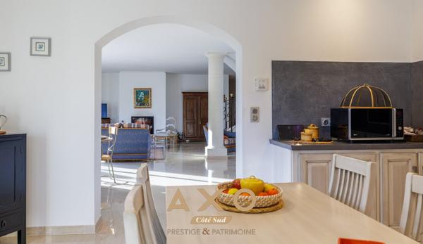 SAINT-CANNAT- MAISON - T6 - 210 M2 - PISCINE - POOL HOUSE - TERRAIN 5 500 M2 - DOUBLE GARAGE - 1 295 000