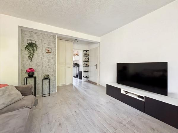 A vendre en exclusivité Appartement T3 avec place de parking, garage et cave 13011 MARSEILLE