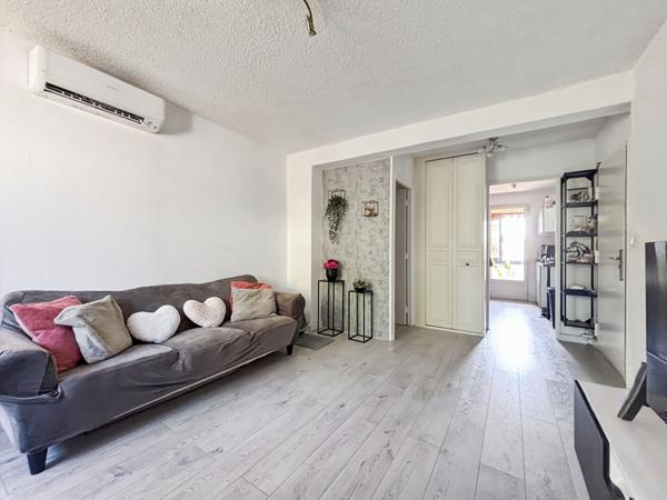 A vendre en exclusivité Appartement T3 avec place de parking, garage et cave 13011 MARSEILLE