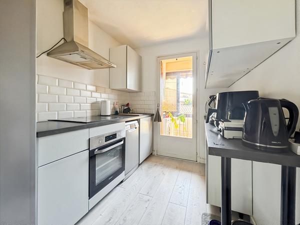 A vendre en exclusivité Appartement T3 avec place de parking, garage et cave 13011 MARSEILLE