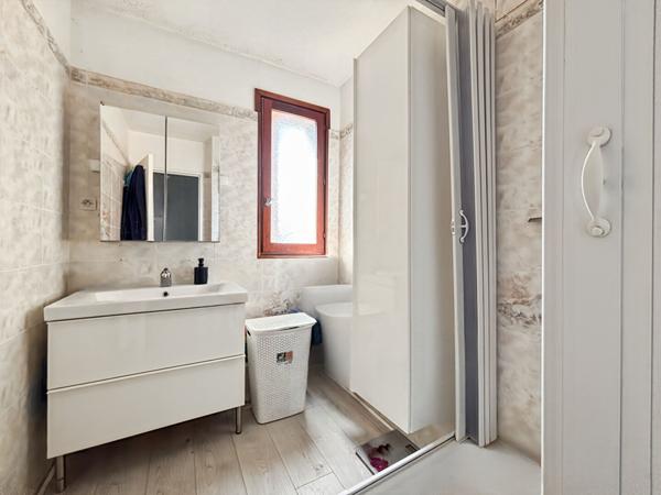 A vendre en exclusivité Appartement T3 avec place de parking, garage et cave 13011 MARSEILLE