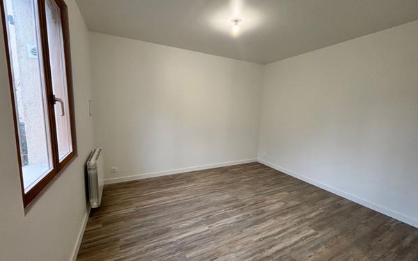 Appartement à louer    2 pièces • 42,32 m2 Nogent-l'Artaud