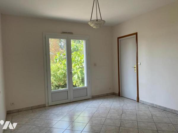 Maison T6 - Piscine - Dépendance- Jardin - 2132m² cadastré.