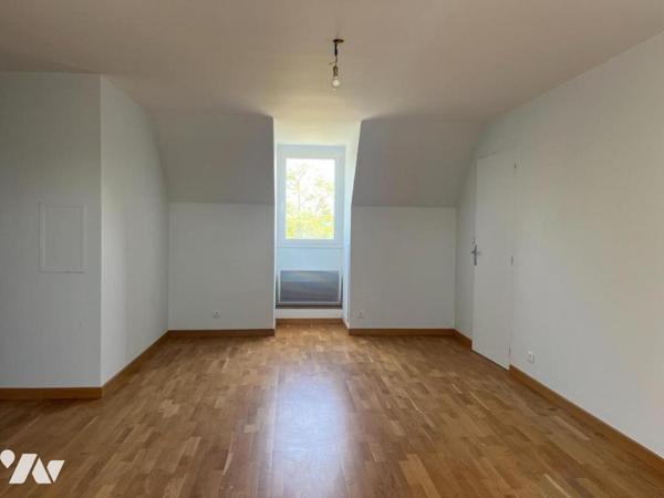 Maison T6 - Piscine - Dépendance- Jardin - 2132m² cadastré.