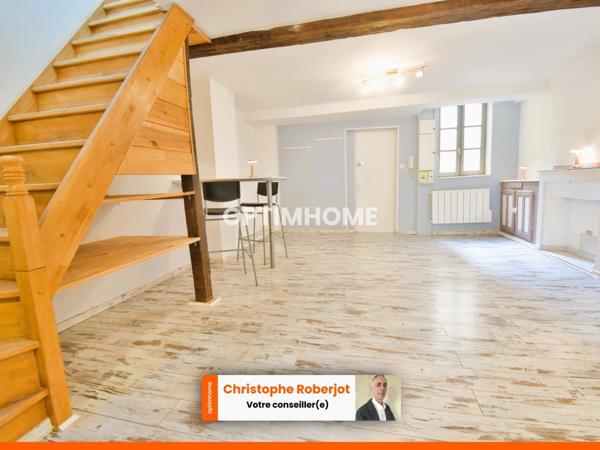 DUPLEX rénové en hyper centre-ville piétonnier