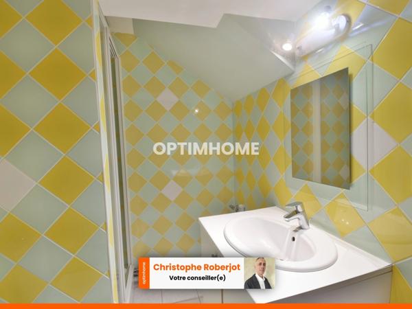 DUPLEX rénové en hyper centre-ville piétonnier