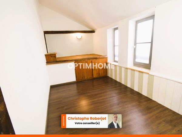 DUPLEX rénové en hyper centre-ville piétonnier