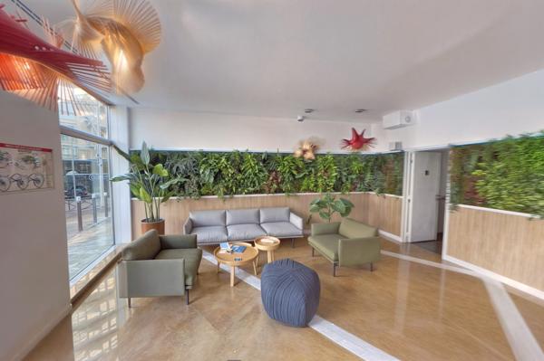 Place Victor Hugo à Courbevoie, des plateaux de bureaux lumineux avec espace extérieur