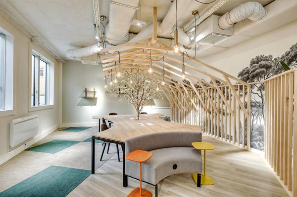 Place Victor Hugo à Courbevoie, des plateaux de bureaux lumineux avec espace extérieur