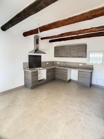 MAISON MITOYENNE - COUR CLOTUREE