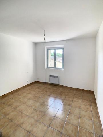 MAISON MITOYENNE - COUR CLOTUREE