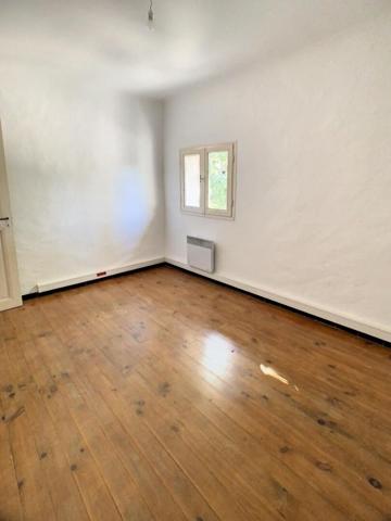 MAISON MITOYENNE - COUR CLOTUREE