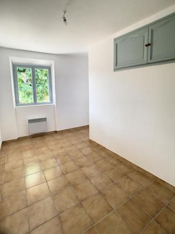 MAISON MITOYENNE - COUR CLOTUREE