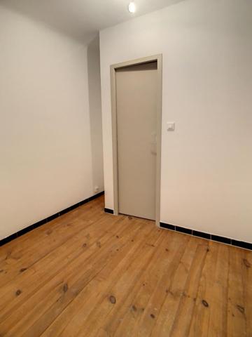 MAISON MITOYENNE - COUR CLOTUREE