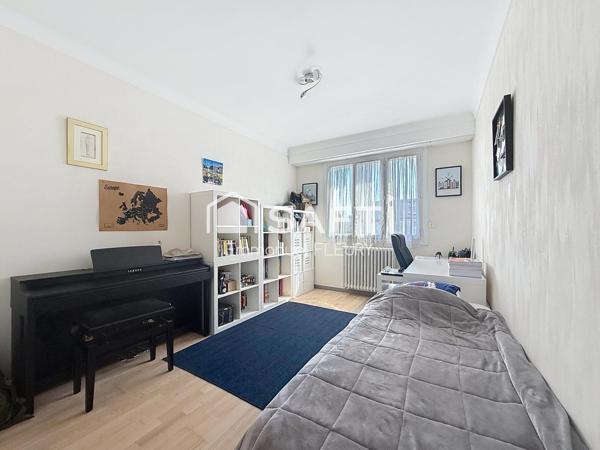 Quartier St Félix-Rond Point de Rennes, 3 chambres 109 M2 avec double garage et caves