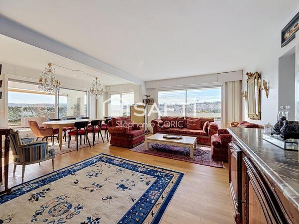Appartement d’exception 10ème et dernier étage avec terrasse de 74 m² et vue panoramique à 270°
