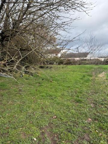 terrain à construire vendu viabilisé et tout clôturé de 740 m²