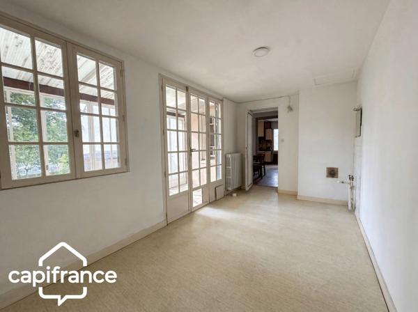 Thouars (79) Maison à rénover 68 m² – 2 chambres + bureau – jardin clos 305 m² – garage – cave