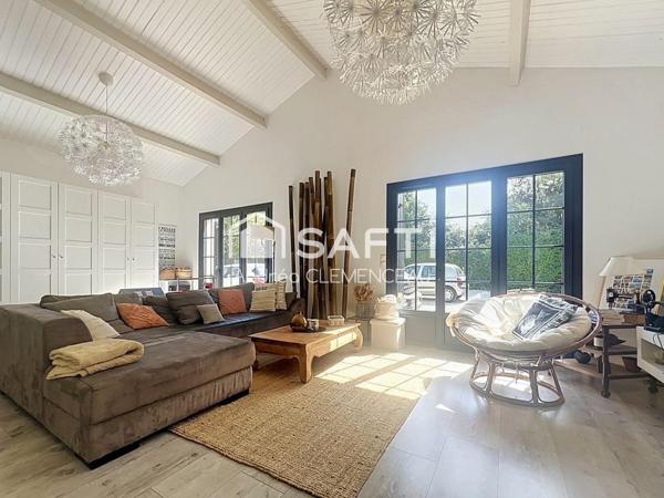 À vendre- Maison familiale de caractère avec dépendance