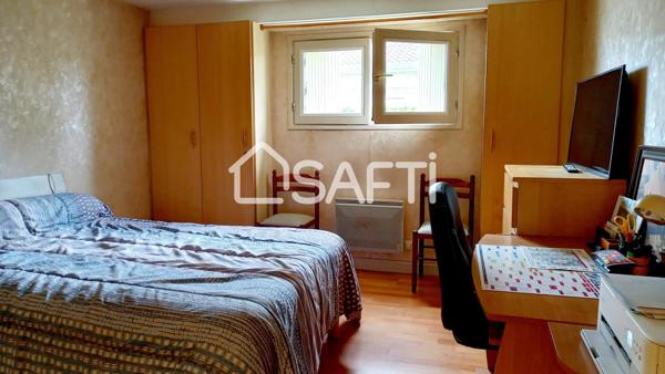 Maison T6 de 205m² 4 chambres et son balcon traversant avec vue sur le Cagire, son jardin de 675m², garage de 18m²