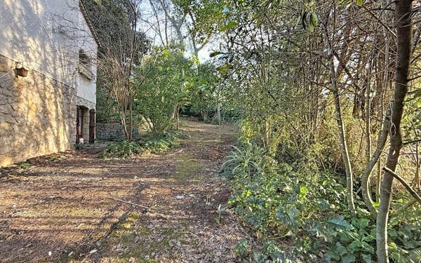 Maison à vendre    5 pièces • 141,10 m2 Roquefort-les-Pins